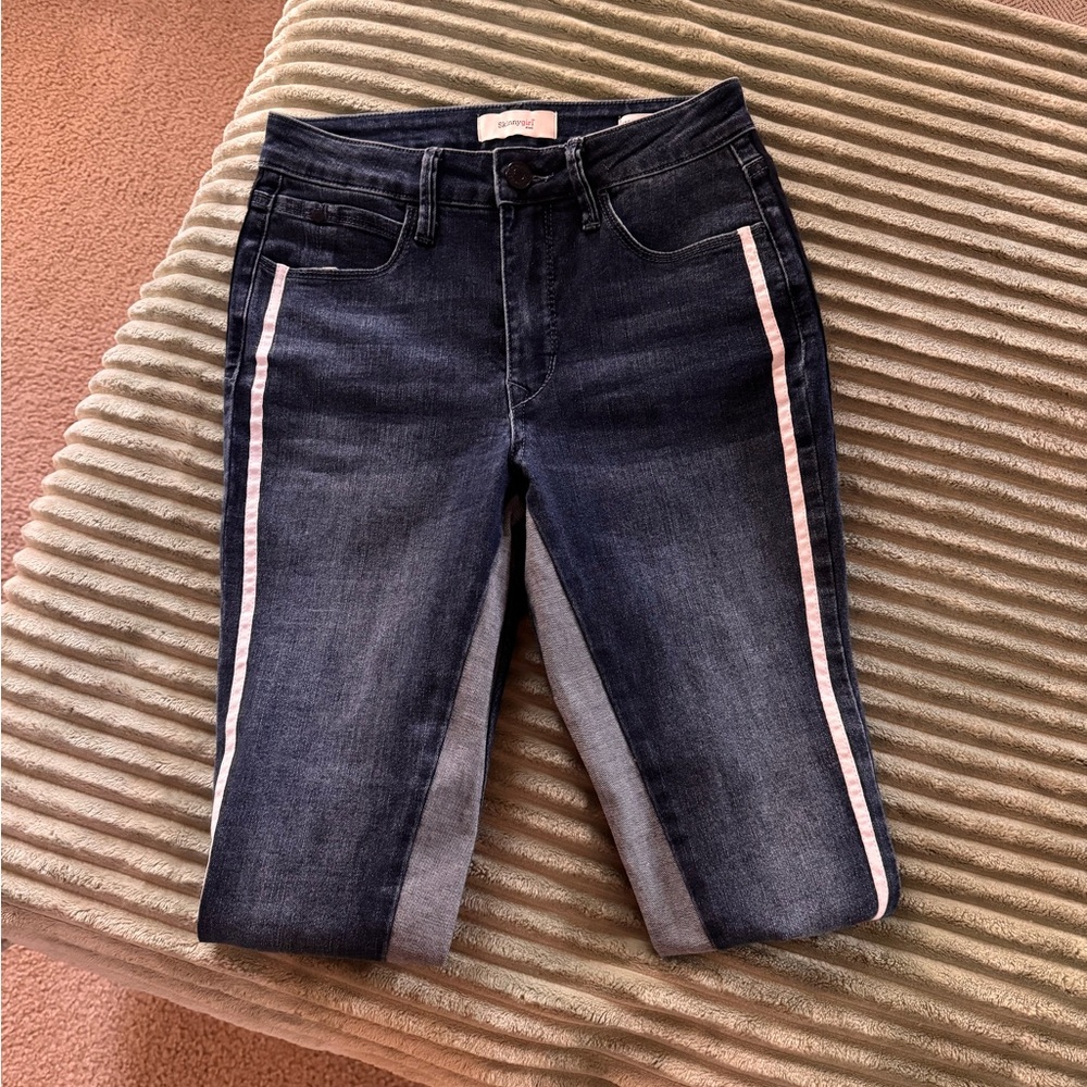 Stylish Women's High-rise Skinny Jeans with Side Stripes